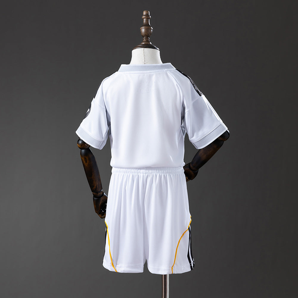 Real Madrid 25/26 Home kids kit