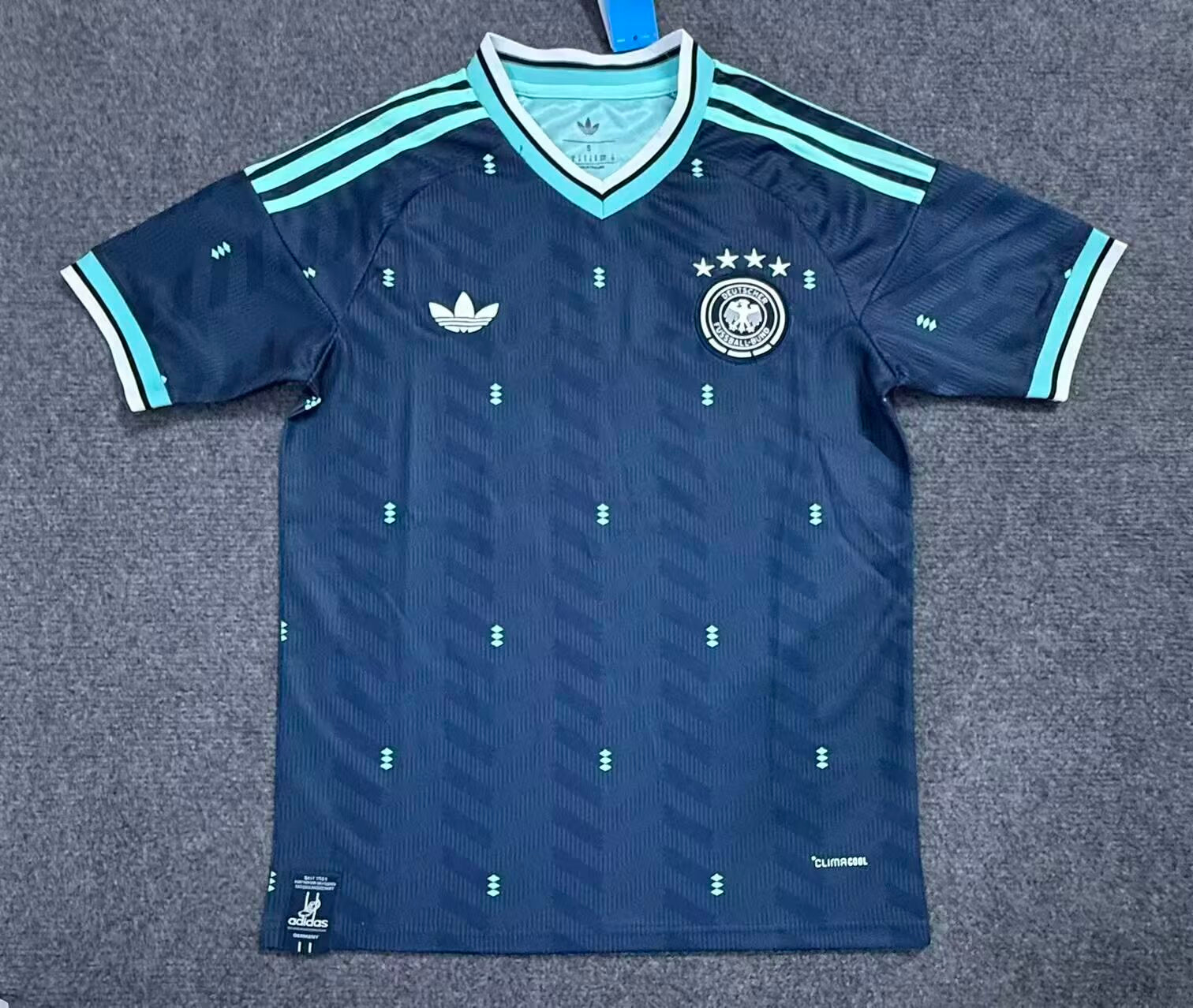 Germany Away 26-27